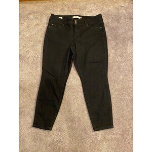 Torrid High-Rise Black Skinny Jeans With Button & Zip Closure 20 Short